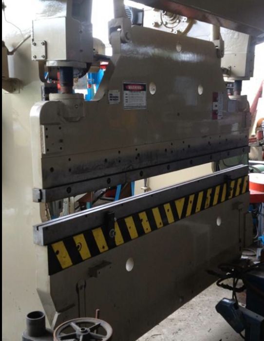 dobladora wysong 8' x 60 tons.